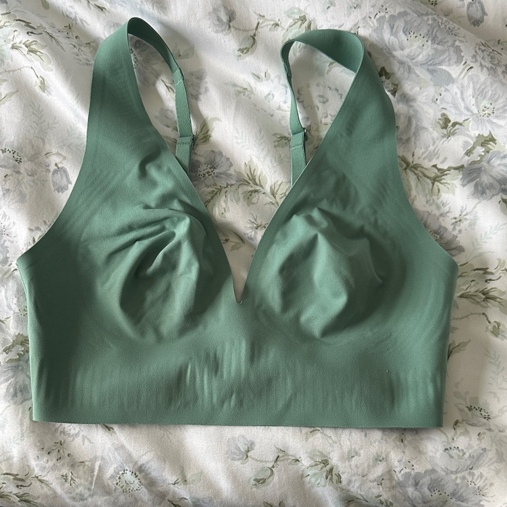Auden Moss Green V-Neck Seamless Bralette